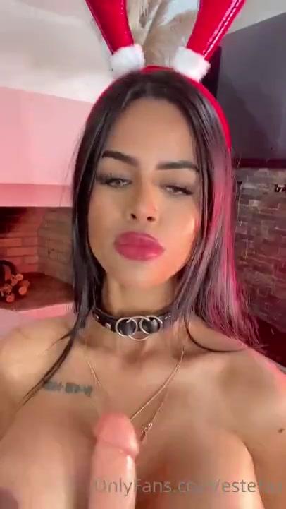 Estefaa Nude Sucking Dildo While Fingering OnlyFans Video