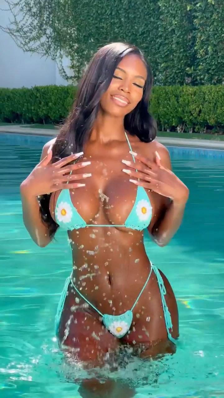 Lexi Hart Sexy Bikini Pool Modeling Video Leaked Influencerchicks