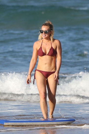 Hilary Duff Bikini Beach Candid Set Leaked