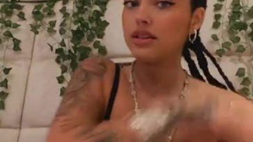 Malu Trevejo Nipple Slip Live Video Leaked